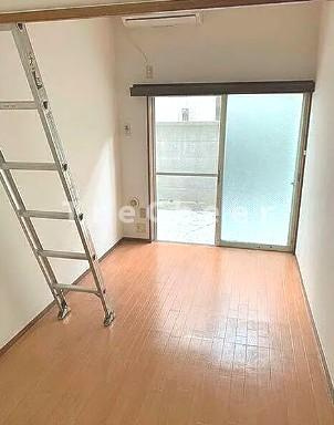 ライフピアトパーズの居間・リビング