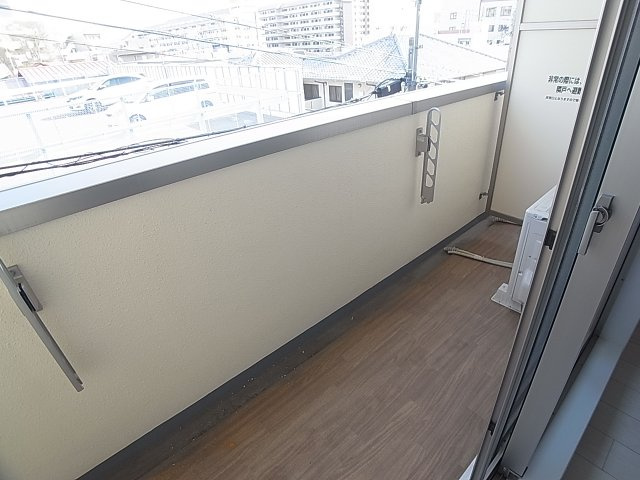 V-ルネサンス大塚町のバルコニー|日当たりの良い広々したバルコニー