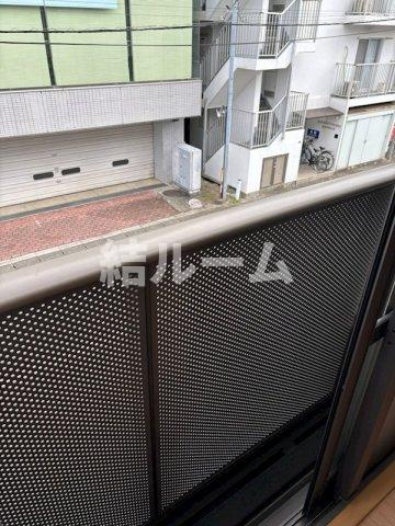 坂戸市緑町のアパートのバルコニー
