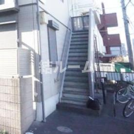 坂戸市緑町のアパートのエントランス