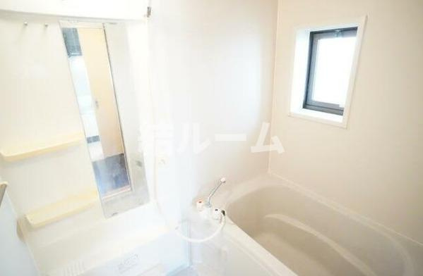 坂戸市緑町のアパートの浴室