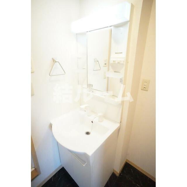 坂戸市緑町のアパートの洗面所