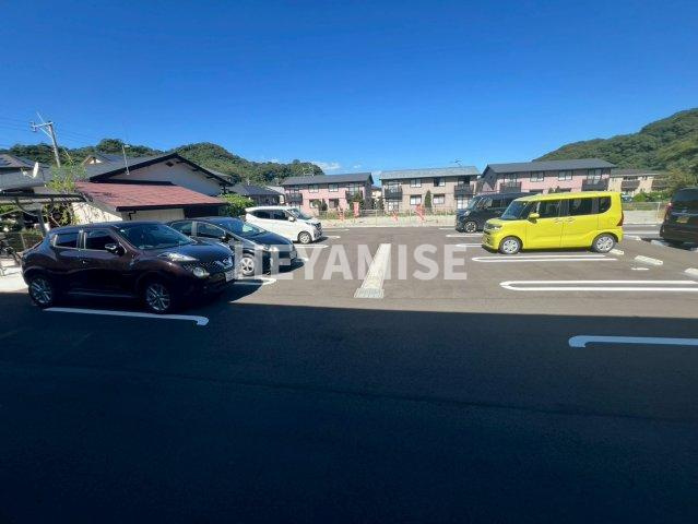 グラシオッソⅠの駐車場