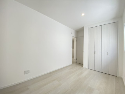 【洋室】 | 北谷町吉原Ⅲ（全2棟）2号棟 | ※同仕様写真です