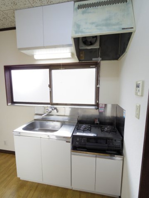 【キッチン】 | メゾンジュネス | キッチンに窓有り