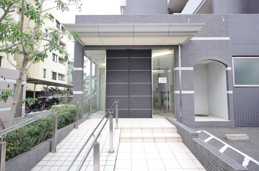 コウジーコートのエントランス