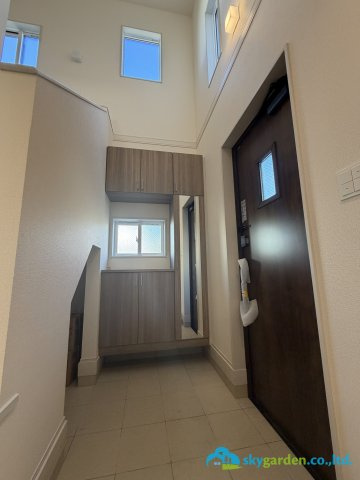 平塚市河内　新築戸建　全6棟4号棟の玄関