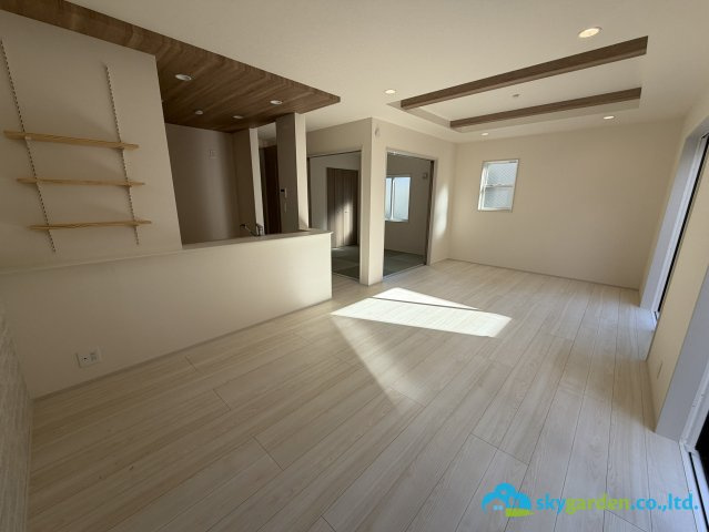 平塚市河内　新築戸建　全6棟4号棟の居間・リビング