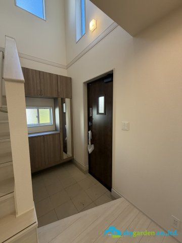 平塚市河内　新築戸建　全6棟4号棟の玄関