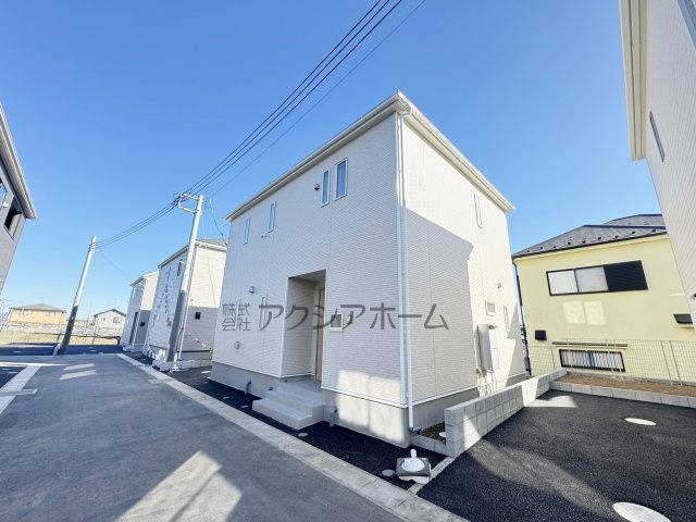 飯能市双柳・全14棟　新築一戸建　9号棟　～LDK16.5帖～の前面道路含む現地写真