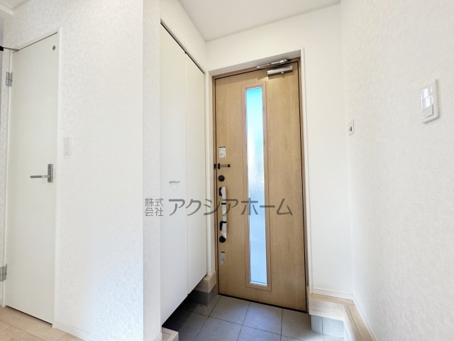 飯能市双柳・全14棟　新築一戸建　9号棟　～LDK16.5帖～の玄関