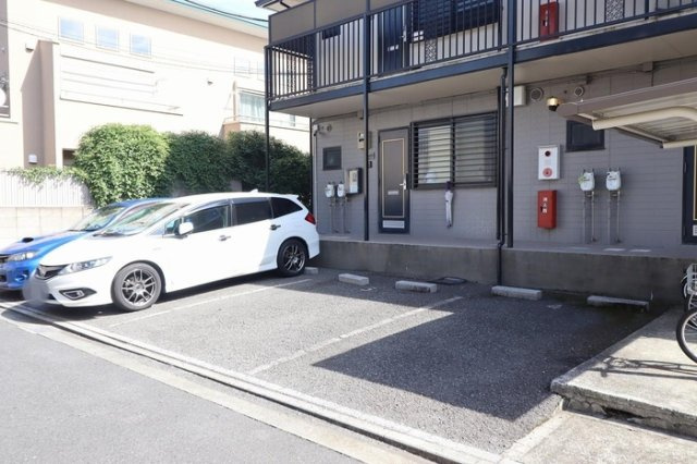 ストークアレイの駐車場