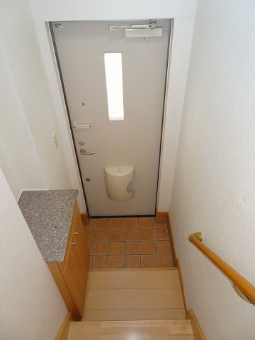 クローバーコートの玄関