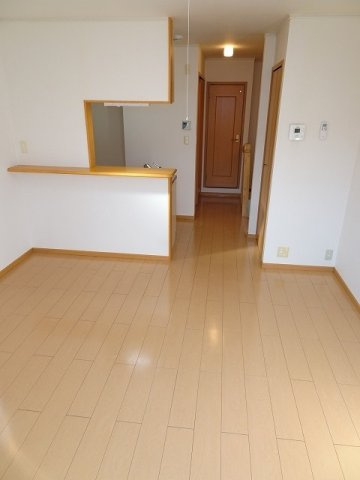 クローバーコートの居間・リビング