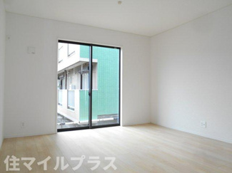 【居間・リビング】 | 郡山市開成5丁目新築一戸建て3棟 | ゆったり過ごせる居間です