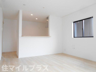 【居間・リビング】 | 郡山市開成5丁目新築一戸建て3棟 | 居間です