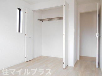 【洋室】 | 郡山市開成5丁目新築一戸建て3棟 | 明るい洋室です