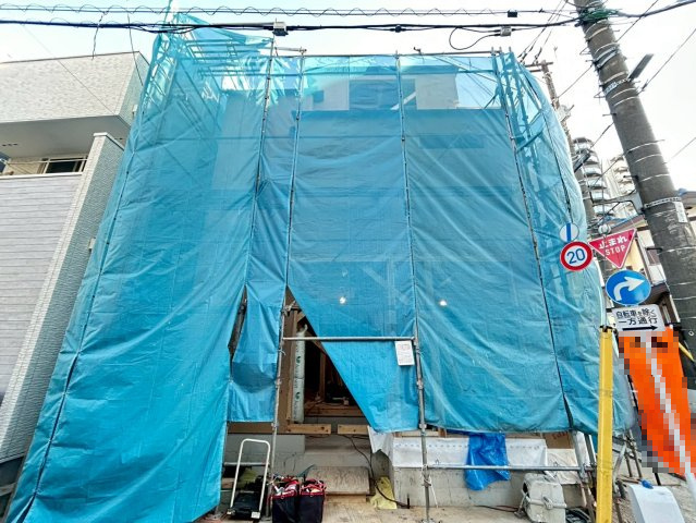 渋谷区笹塚2丁目　新築戸建の外観|2025.11.27撮影

現地ご見学希望・資料請求などお気軽にお問い合わせ下さい！
03-5990-5201