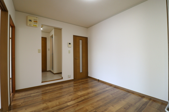 メゾンドールα　A棟の居間・リビング