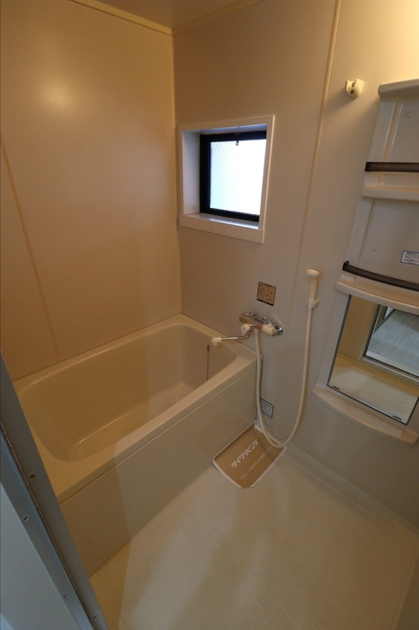 メゾンドールα　A棟の浴室