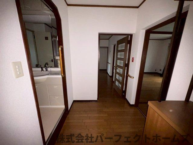 藤阪ハイツA1棟の内装|内装は落ち着いています