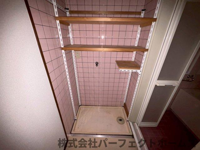 藤阪ハイツA１棟のランドリースペース