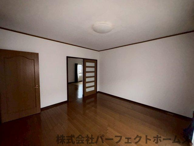 藤阪ハイツA1棟の洋室|明るい洋室です
