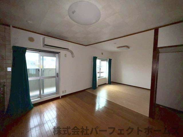 【居間・リビング】の画像