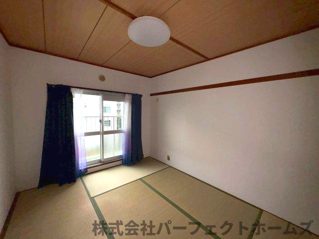 藤阪ハイツA1棟の和室|フローリングだけでなく、和室もあります
