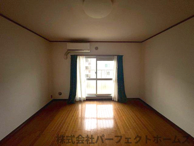 藤阪ハイツA1棟の洋室|個人の部屋や寝室として使える洋室です