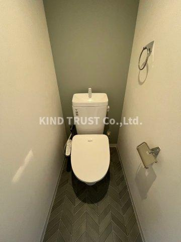 グランディ梅田北のトイレ|落ち着いた色調のトイレです