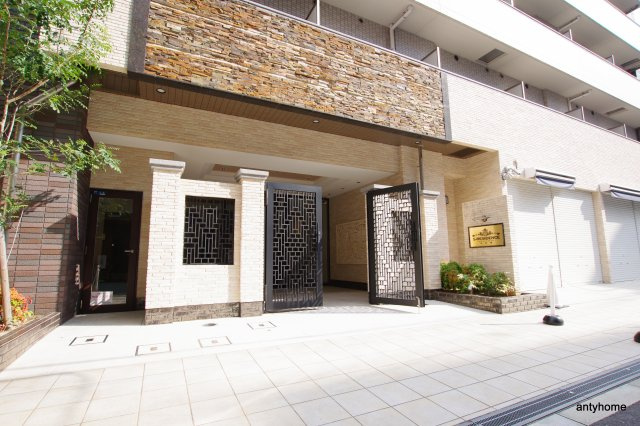 S-RESIDENCE淀屋橋 仲介手数料無料のエントランス