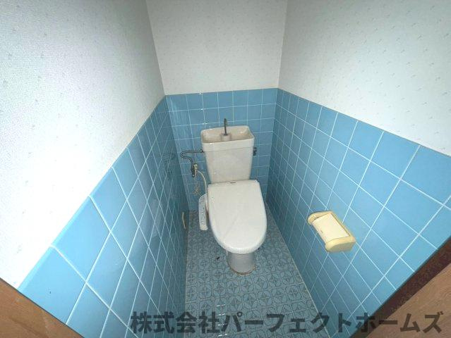 御幸東町中古戸建のトイレ|清潔感のあるトイレです