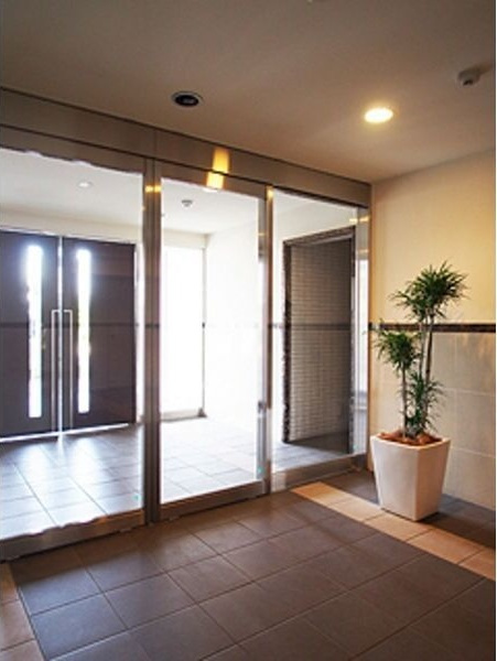 aLATO白壁(旧レジディア白壁)のエントランス