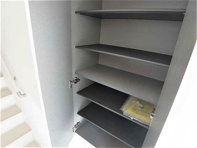 クローバー富士２号館の玄関|玄関シューズボックス