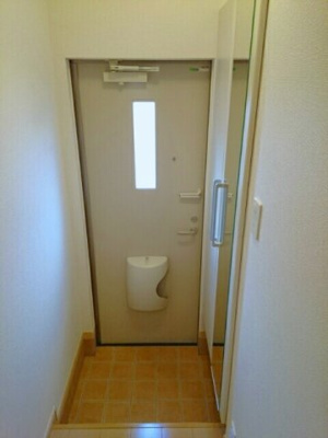 【玄関】 | デフィ・エガワ | ゆったりとした玄関です