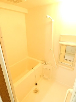 【浴室】 | トゥールモンドＡ | コンパクトで使いやすいお風呂です