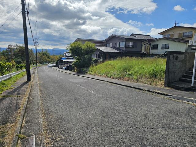 土岐市泉が丘町の前面道路含む現地写真