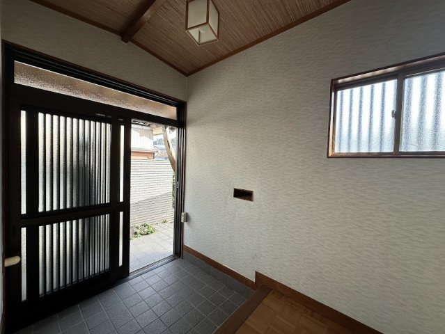 中古住宅　八代2丁目の玄関