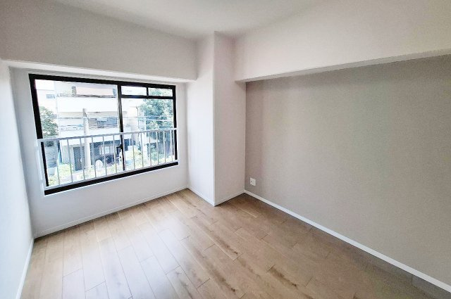 アグラード堺の洋室