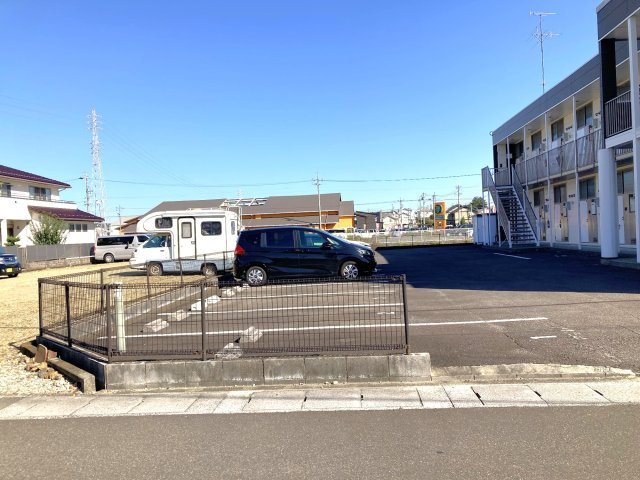 　☆ レオパレスHANAZONO ☆の駐車場