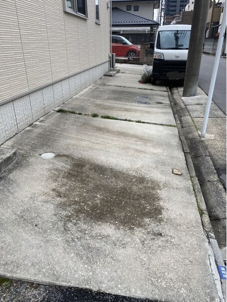 ドルチェヴィータマルヤの駐車場