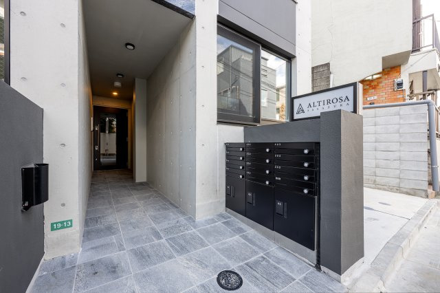 アルティローサ笹塚のエントランス