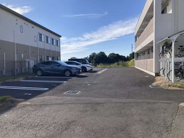 　☆ エスポワール朝日 ☆の駐車場