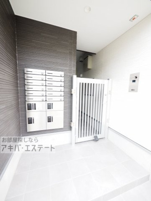 【エントランス】 | k1 apartments | 同一仕様写真