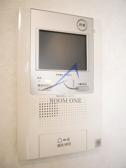 ルーブル仲六郷弐番館のセキュリティ|モニター付きインターホンです。