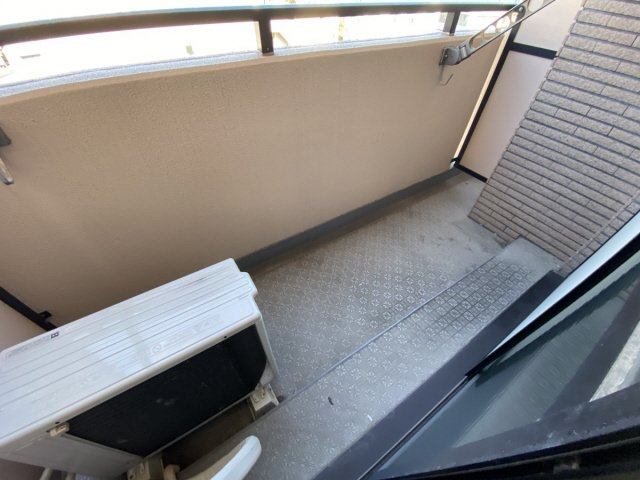 ウェルコート岡本のバルコニー