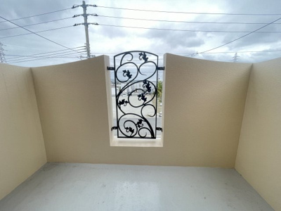 【バルコニー】 | 八重瀬町伊覇（全4棟）ラスト2号棟 | 2号棟　オシャレなバルコニー♪