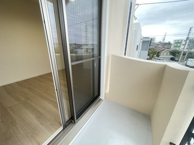 【バルコニー】 | 八重瀬町伊覇（全4棟）ラスト2号棟 | 2号棟　オシャレなバルコニー♪