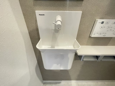 【トイレ】 | 八重瀬町伊覇（全4棟）ラスト2号棟 | 2号棟　独立手洗い場付き♪